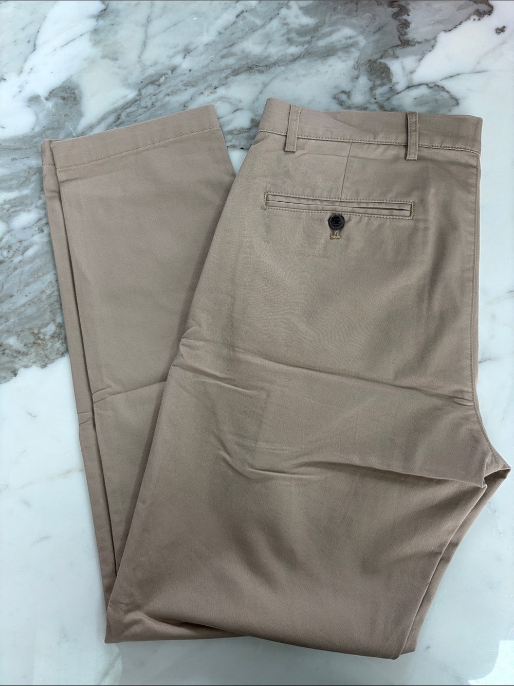 Club Monaco Connor modern slim fit chino